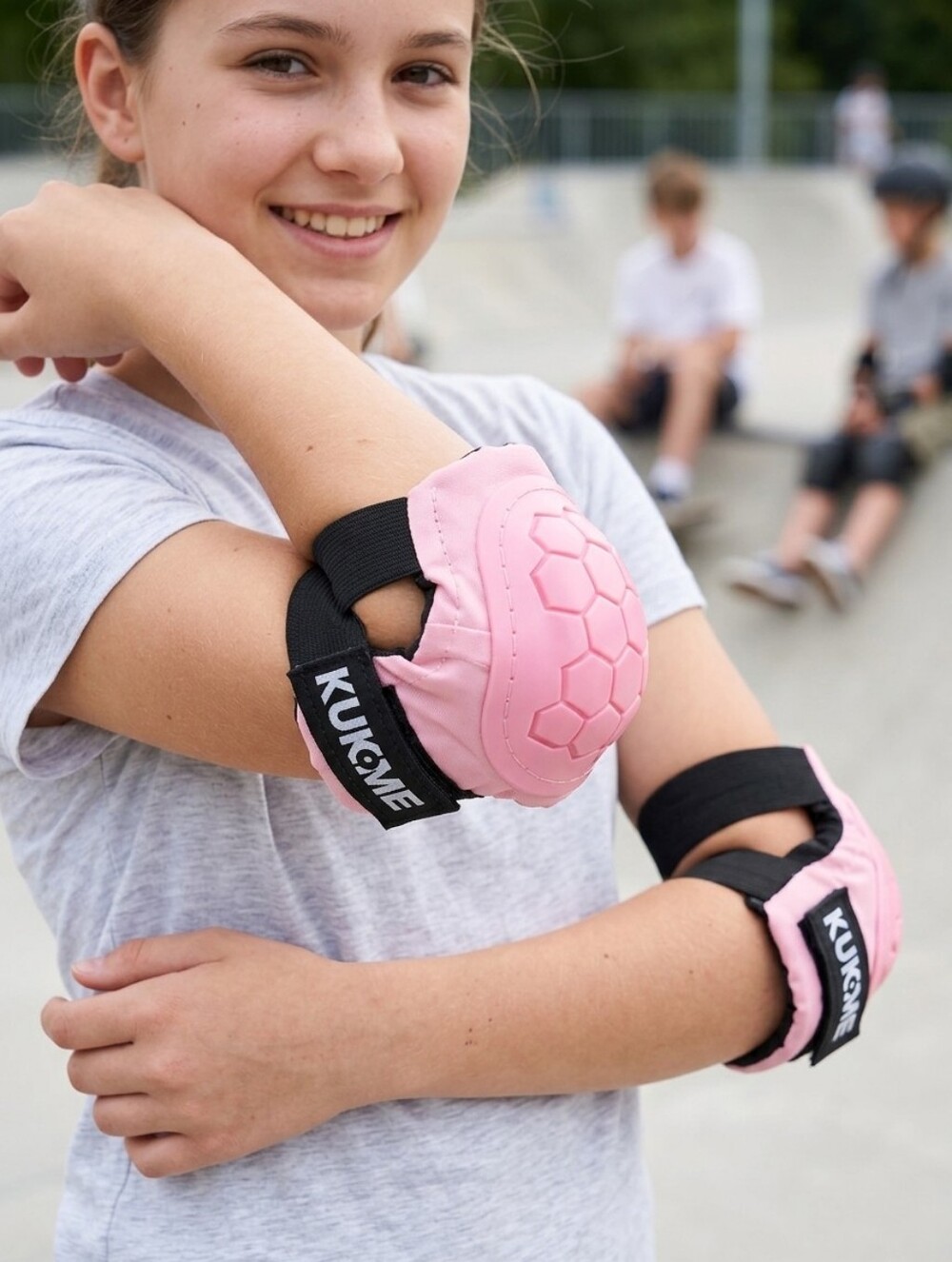 Set Of Two Pink Kids Size Medium Elbow Pads EUC